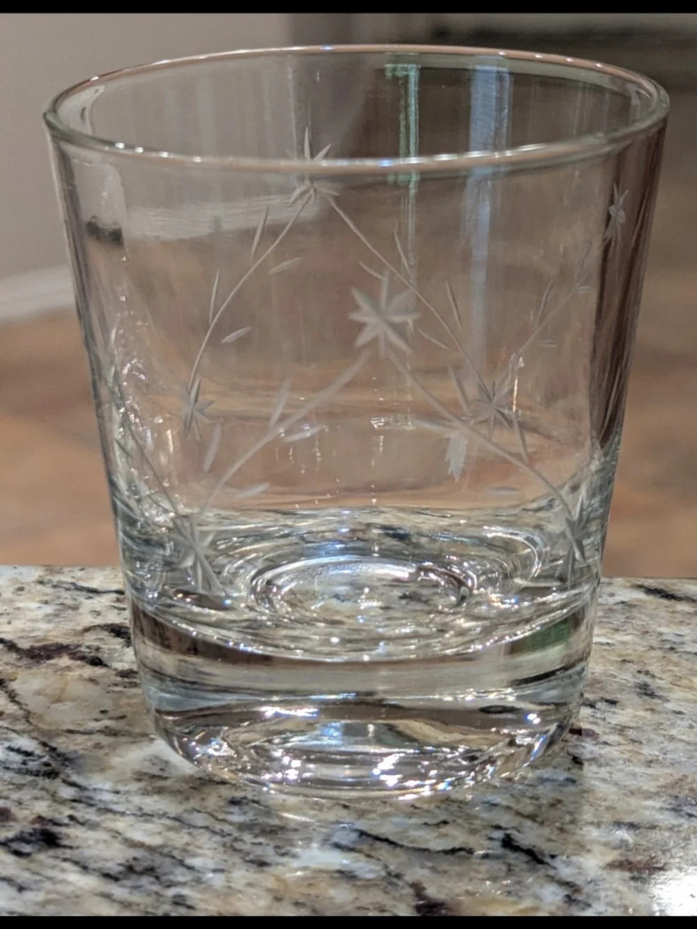 Clear Star-Pattern 8-Piece Whiskey Tumbler Set
